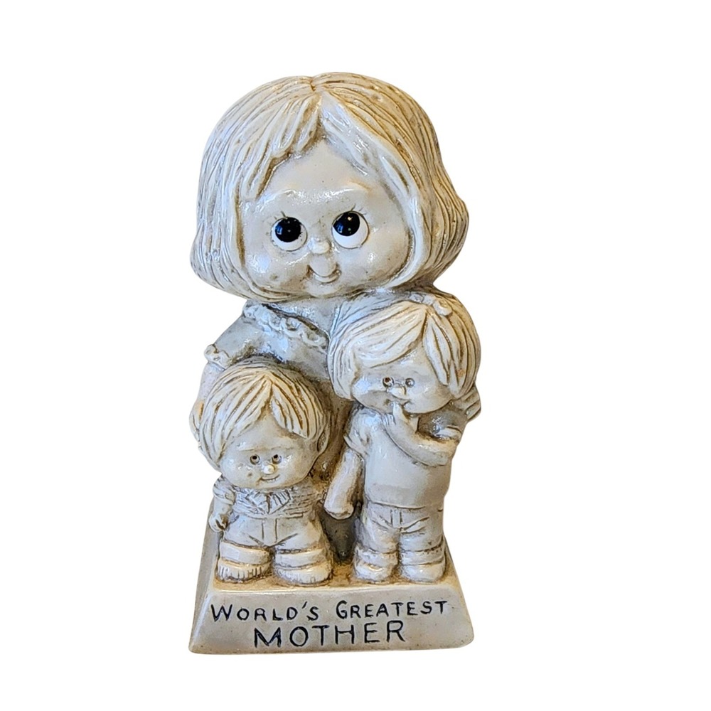 World's Greatest Mother Figurine 1973 O R & W Berries Cos Made In USA Resin Vtg